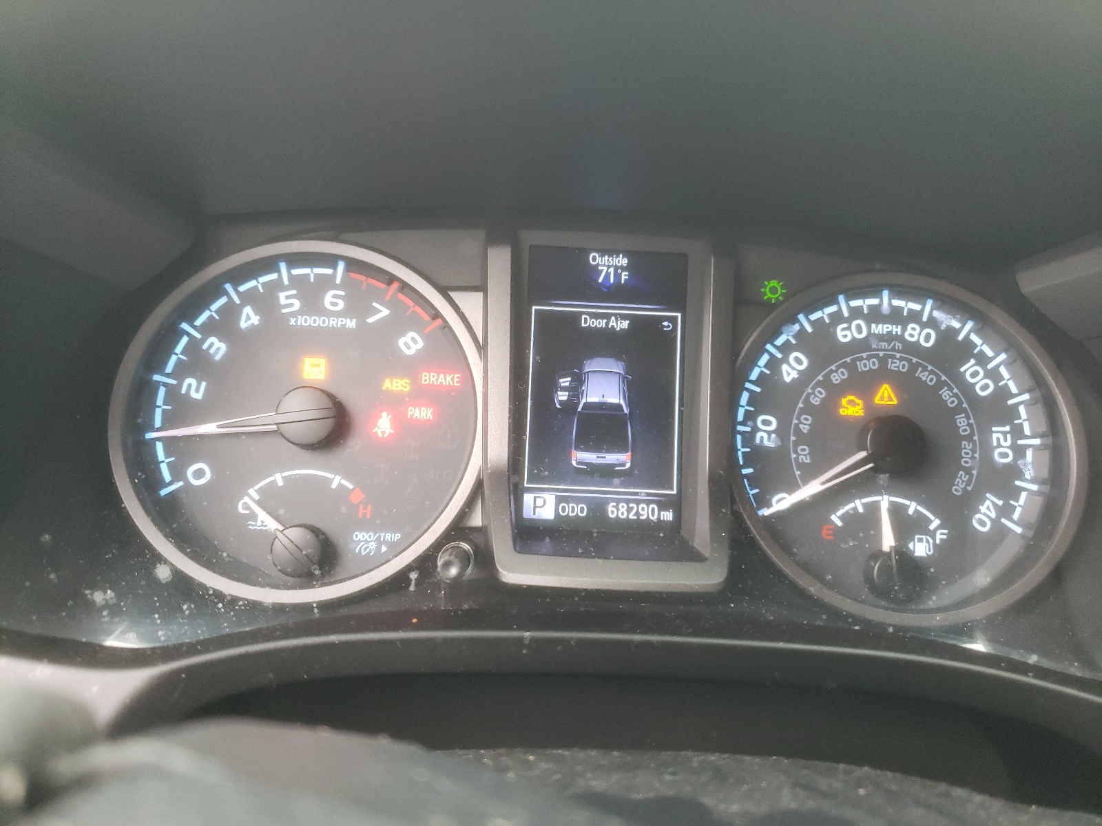 3TMDZ5BN1JM049221 2018 Toyota Tacoma Double Cab