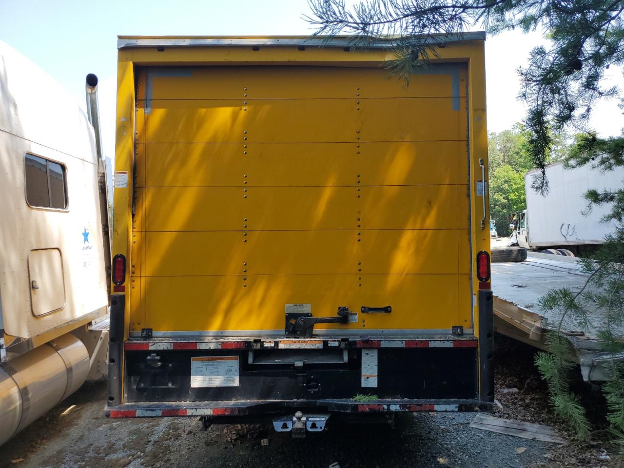 2019 Ford Econoline E350 Super Duty Cutaway Van VIN: 1FDWE3FS5KDC23406 Lot: 62045384