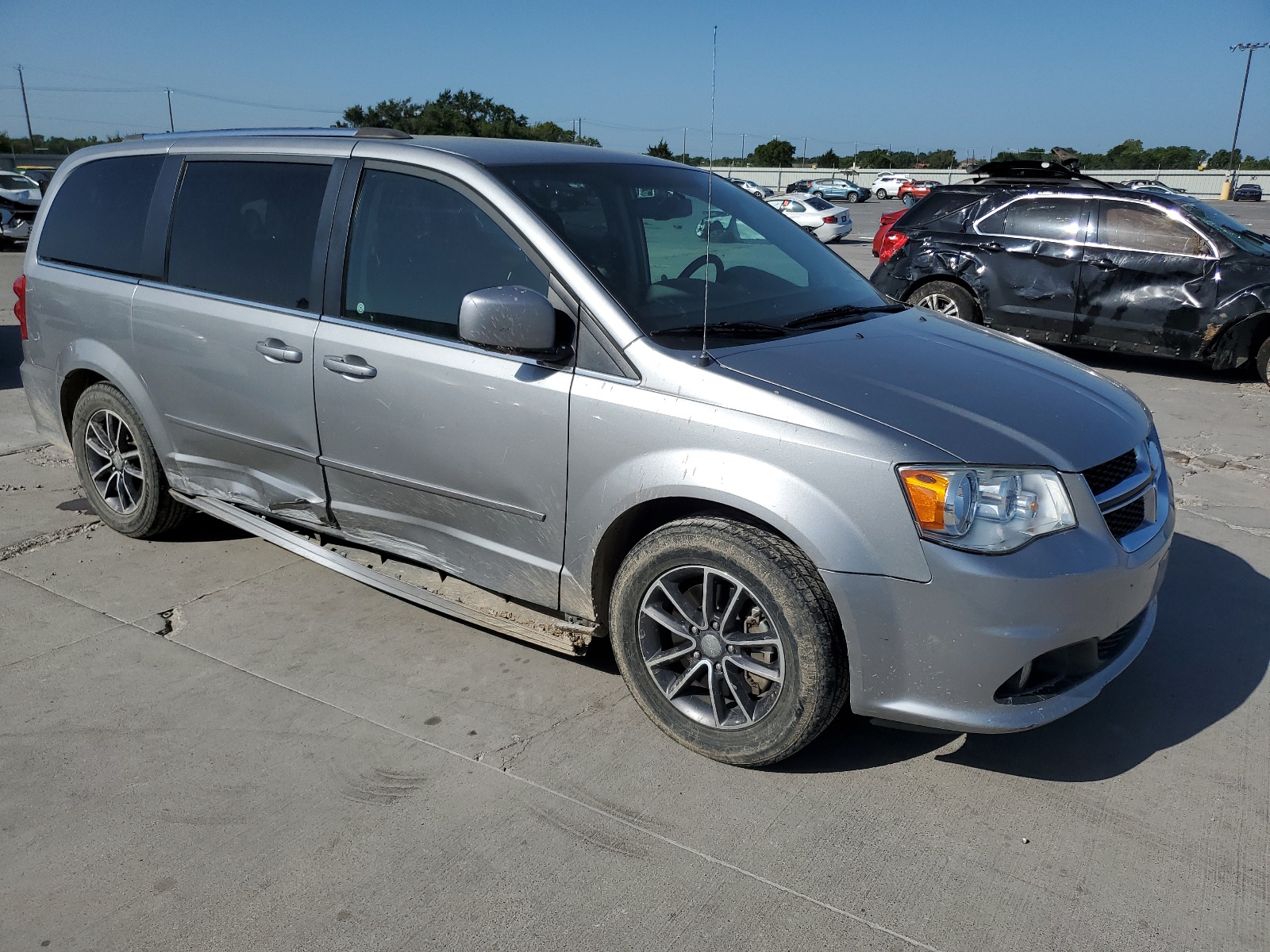 2C4RDGCG5HR545626 2017 Dodge Grand Caravan Sxt