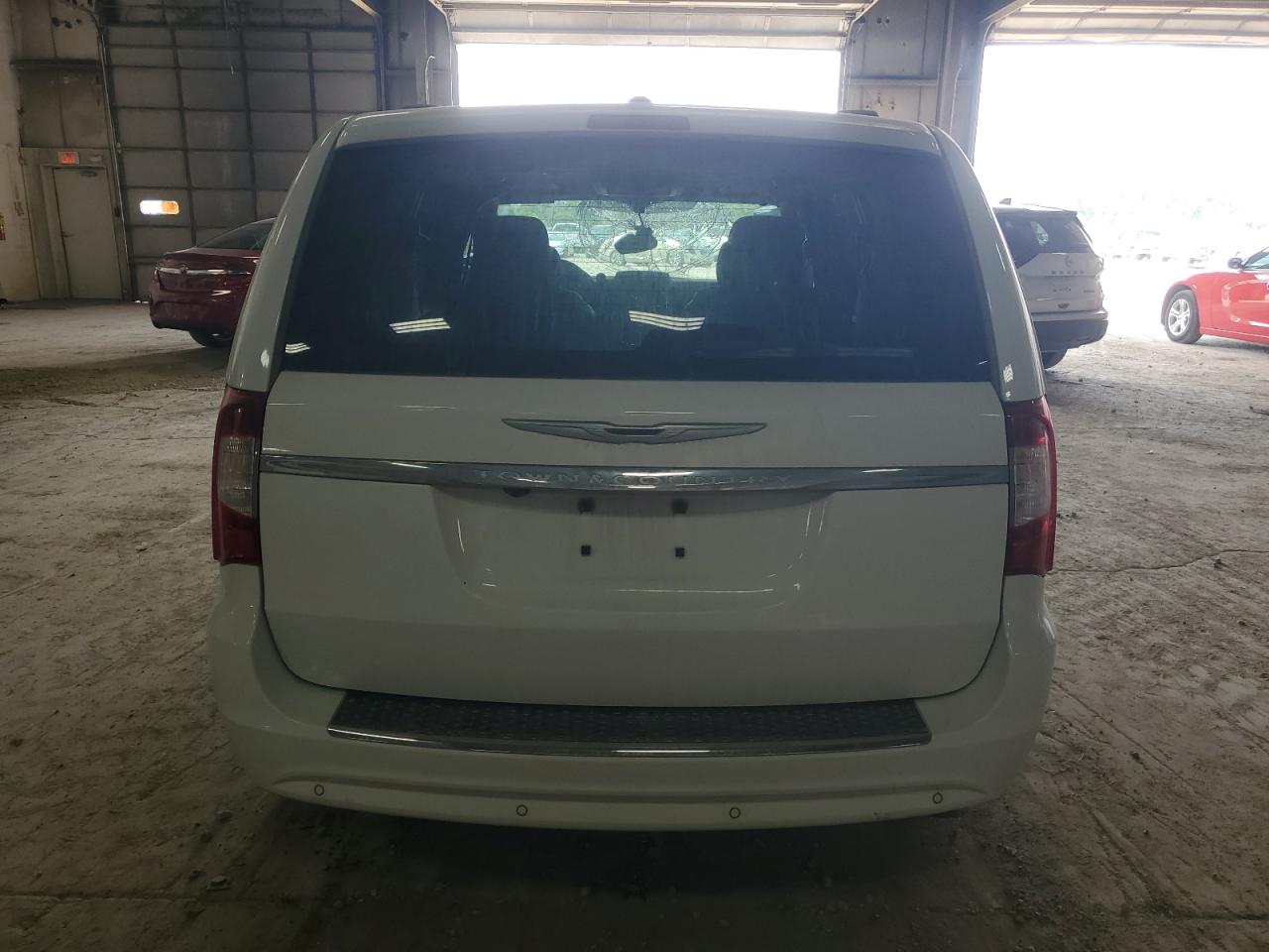 2016 Chrysler Town & Country Touring L VIN: 2C4RC1CG3GR138337 Lot: 64064094