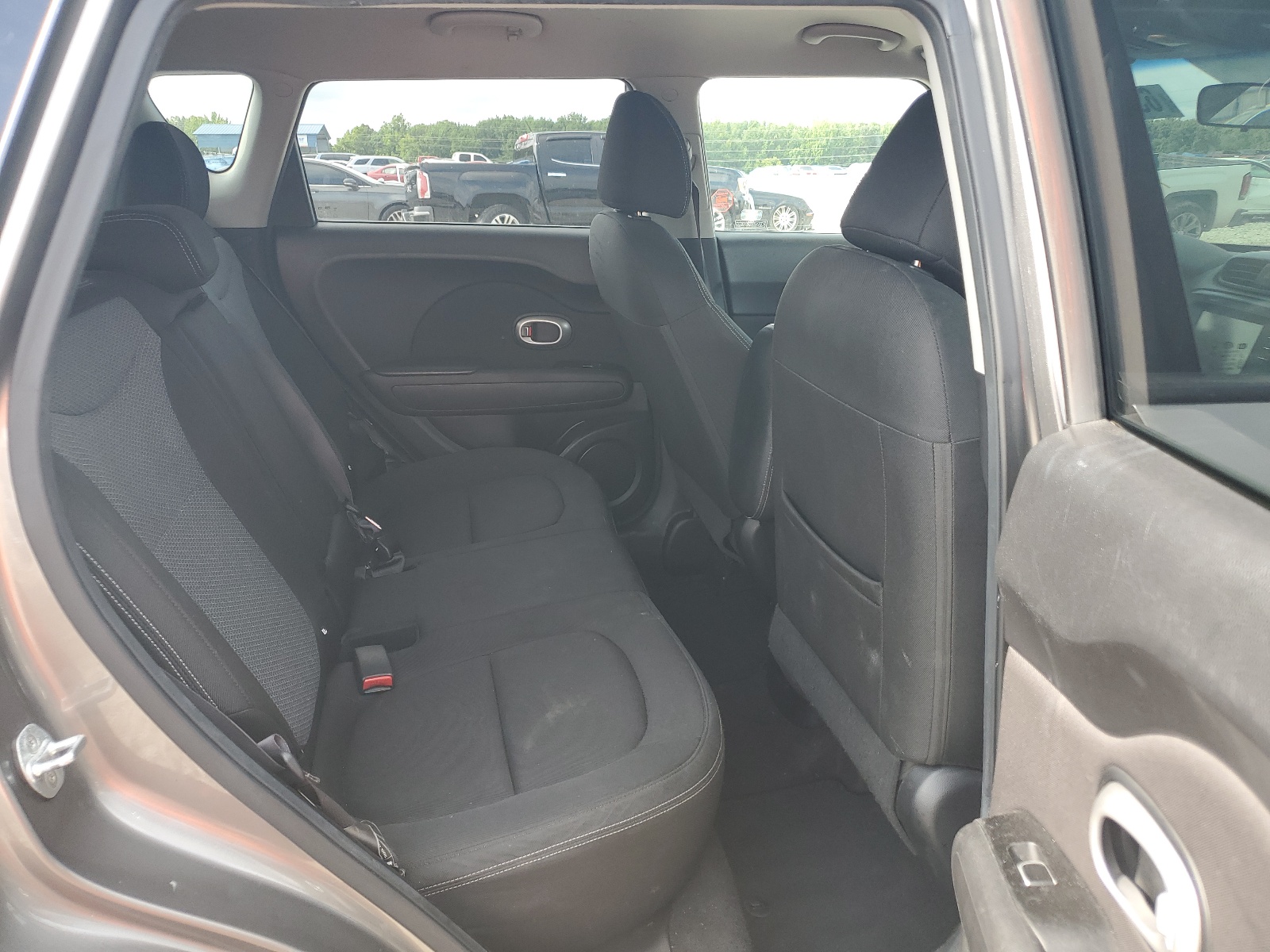 KNDJP3A50J7549847 2018 Kia Soul +