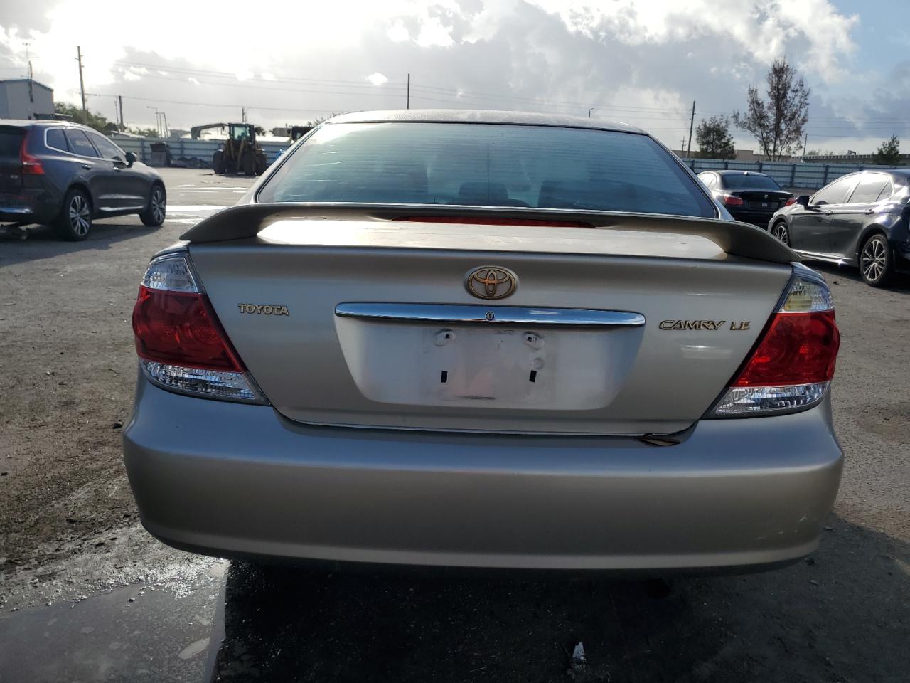 2005 Toyota Camry Le VIN: 4T1BE30K55U029955 Lot: 64308054