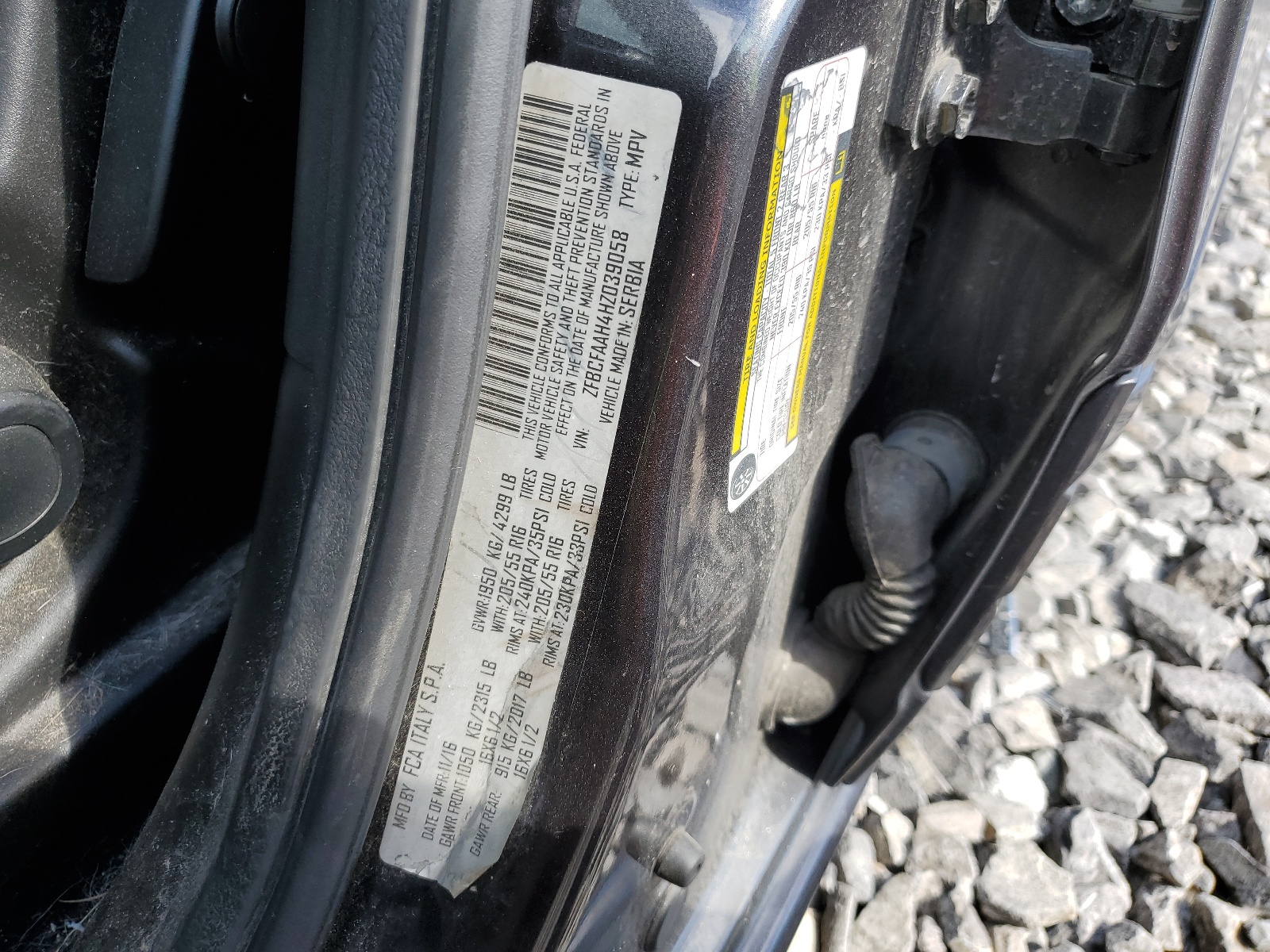 ZFBCFAAH4HZ039058 2017 Fiat 500L Pop