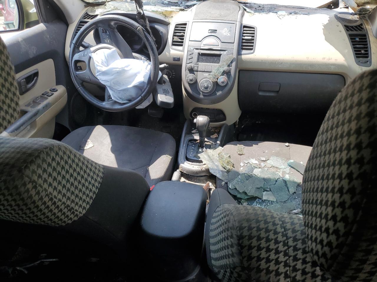 2010 Kia Soul + VIN: KNDJT2A20A7095322 Lot: 62597184