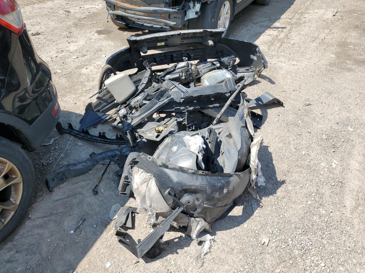 2015 Ford Escape Titanium VIN: 1FMCU9J97FUB82621 Lot: 62012064