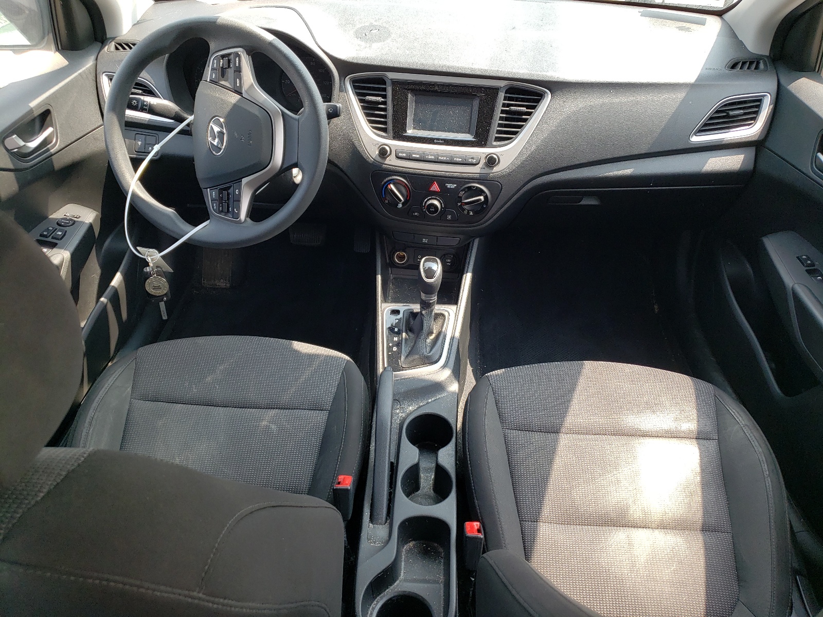 3KPC24A31KE073282 2019 Hyundai Accent Se