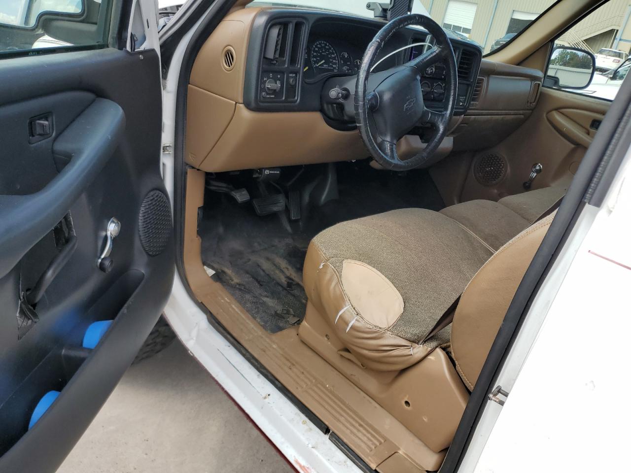 2000 Chevrolet Silverado - Image 8