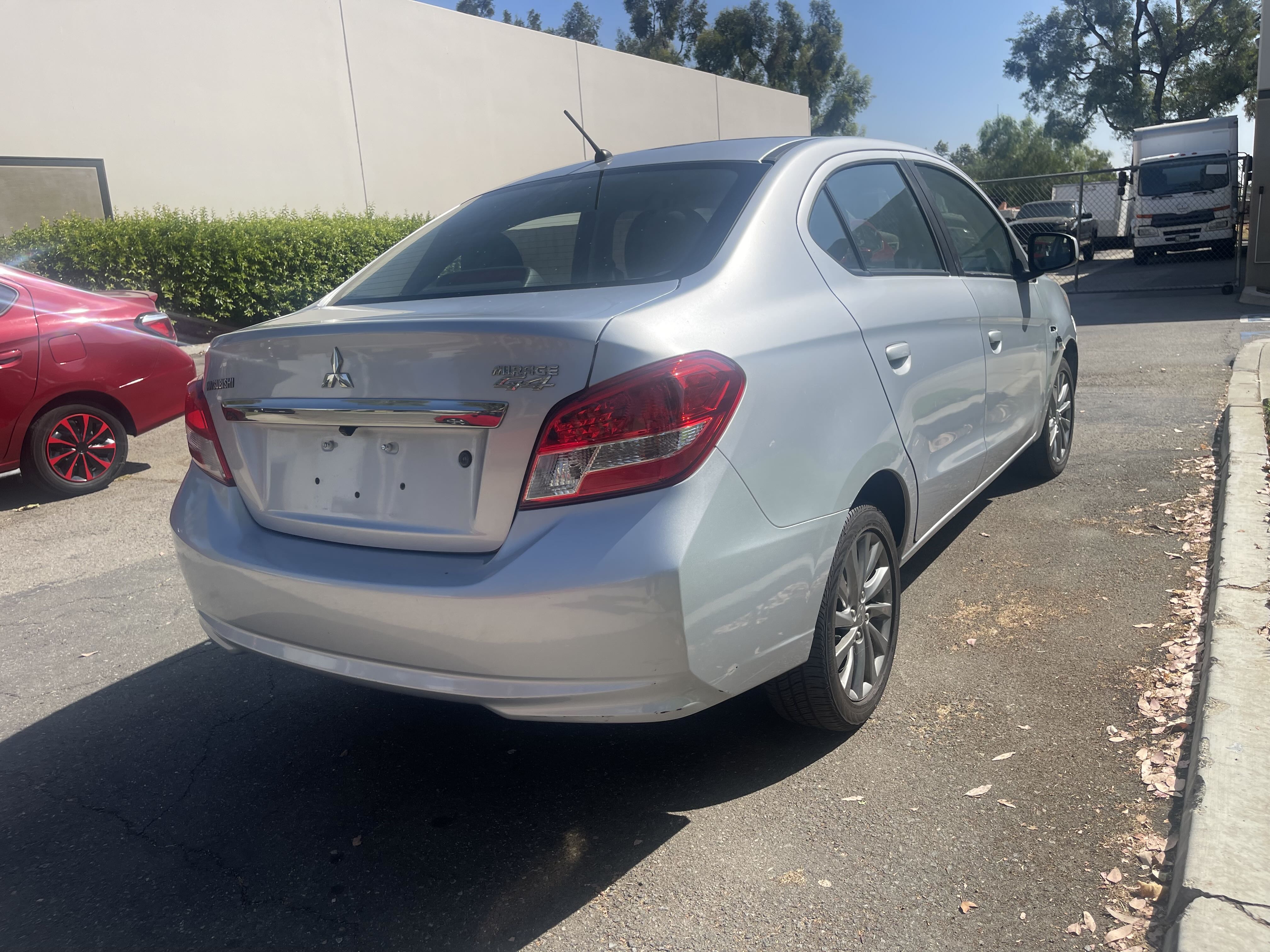 2018 Mitsubishi Mirage G4 Es vin: ML32F3FJ0JHF02783