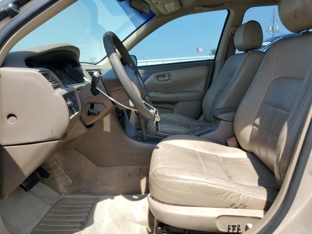 2000 Toyota Camry Ce VIN: 4T1BG22K8YU651780 Lot: 65325914