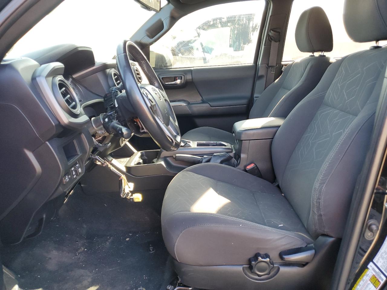2017 Toyota Tacoma - Image 7