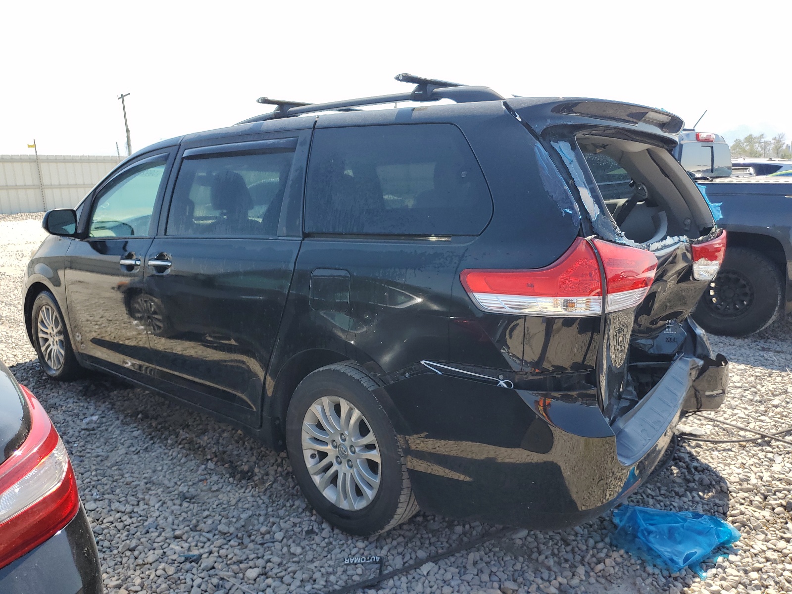 2013 Toyota Sienna Xle vin: 5TDYK3DC3DS366265