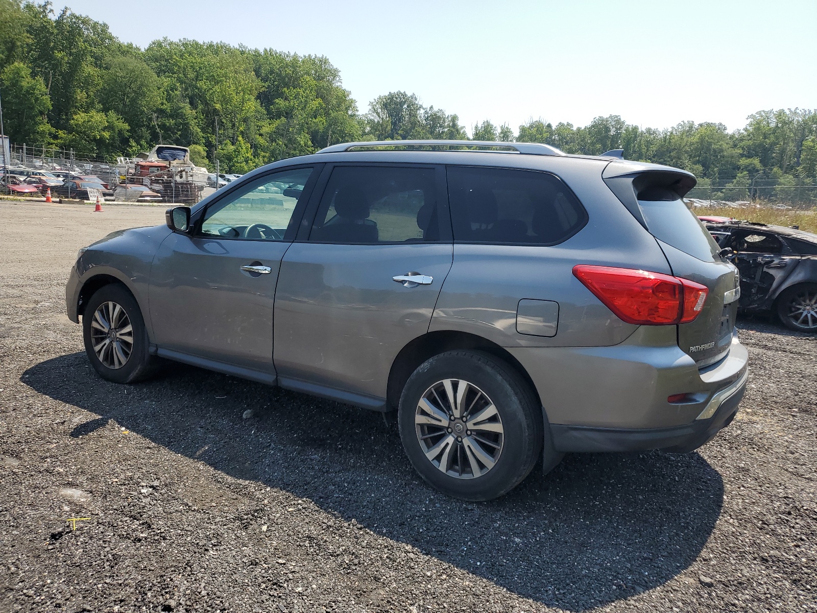 2019 Nissan Pathfinder S vin: 5N1DR2MM7KC644155