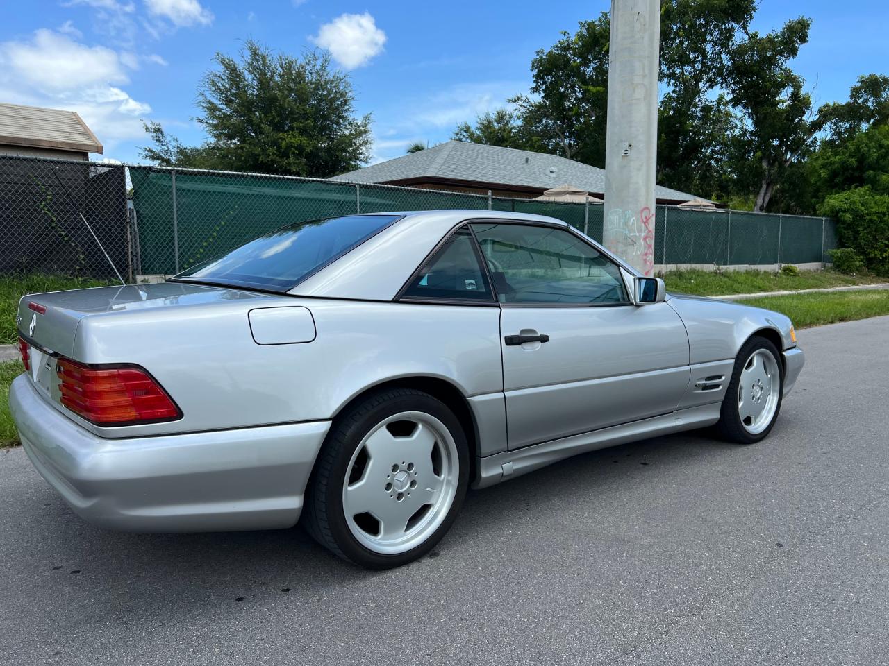 1998 Mercedes-Benz Sl 500 VIN: WDBFA67F9WF160984 Lot: 64206774
