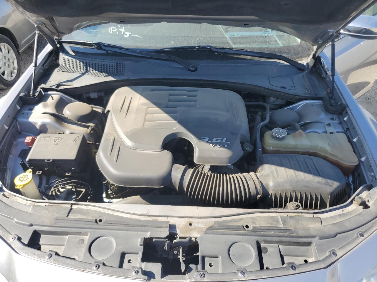 2015 Chrysler 300 Limited VIN: 2C3CCAAG5FH931561 Lot: 64017804