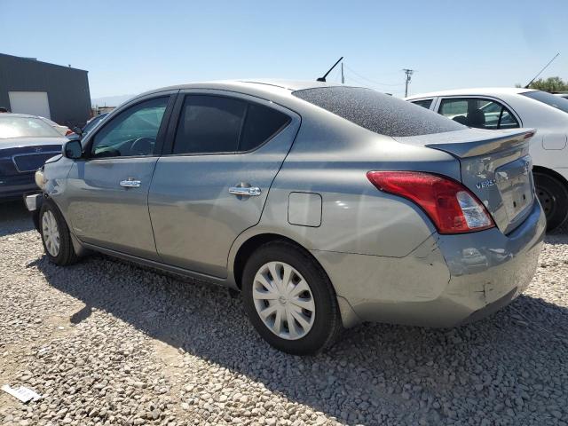 Седани NISSAN VERSA 2013 Сірий