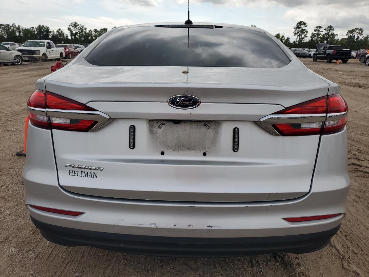 2019 Ford Fusion S VIN: 3FA6P0G73KR271667 Lot: 61887424