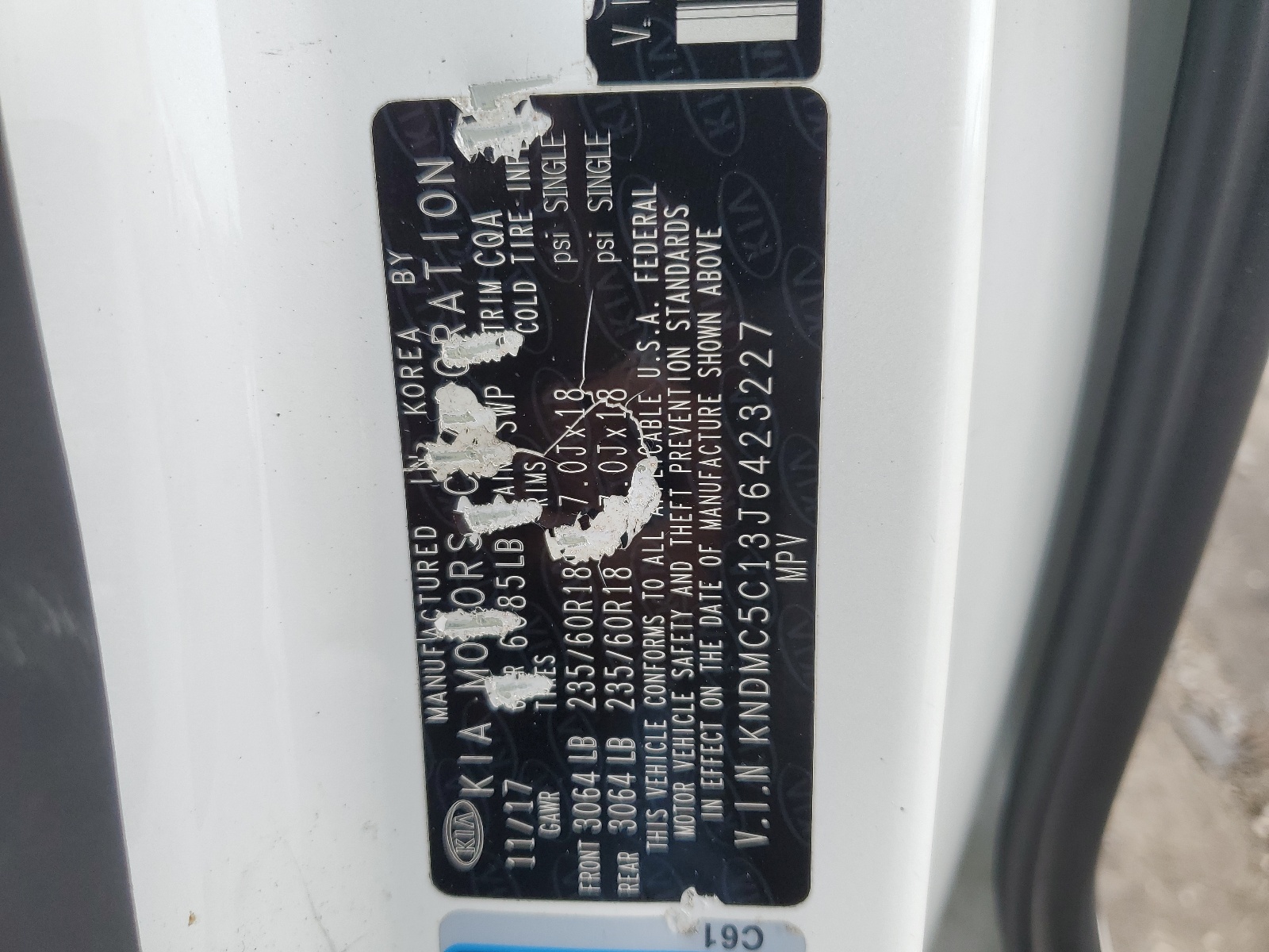 KNDMC5C13J6423227 2018 Kia Sedona Ex