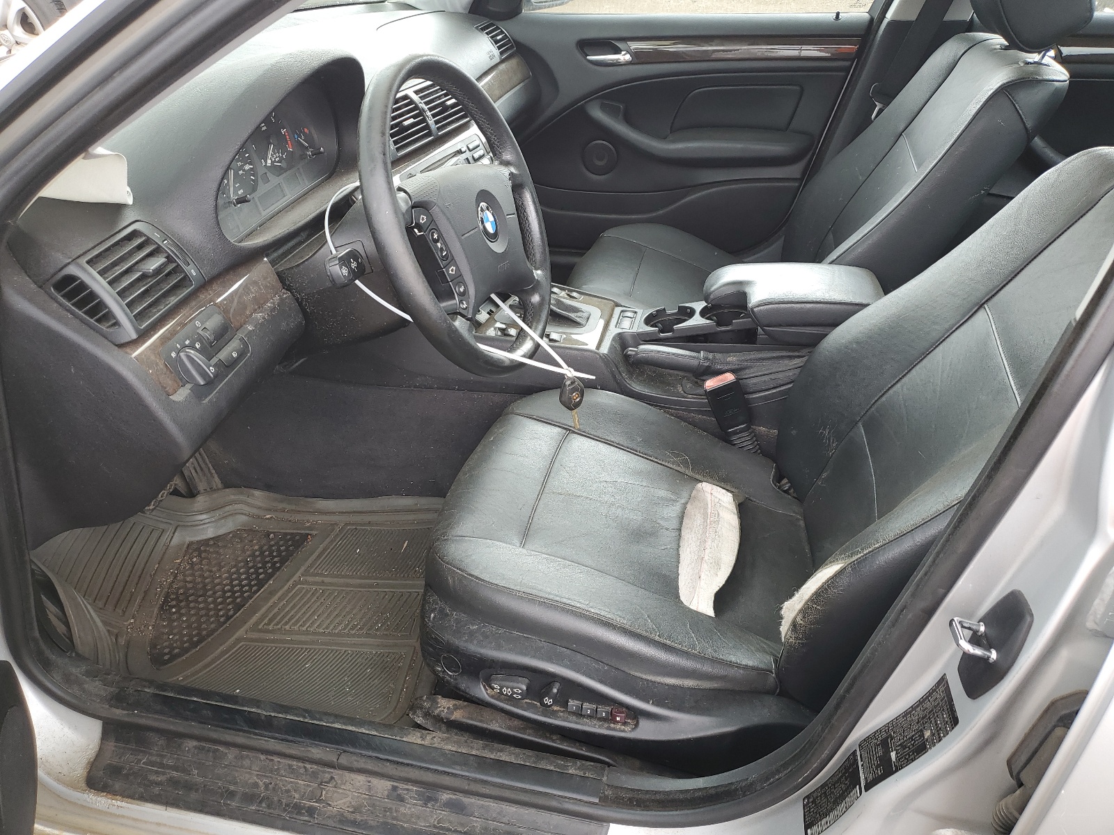 WBAEV33463KL78952 2003 BMW 325 I