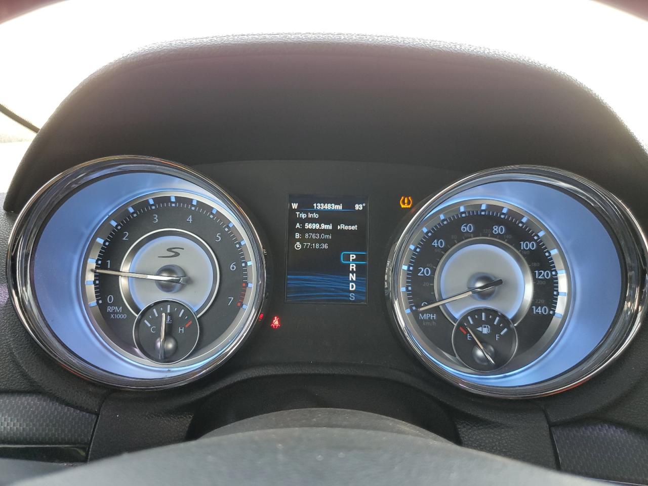 2014 Chrysler 300 - Image 9