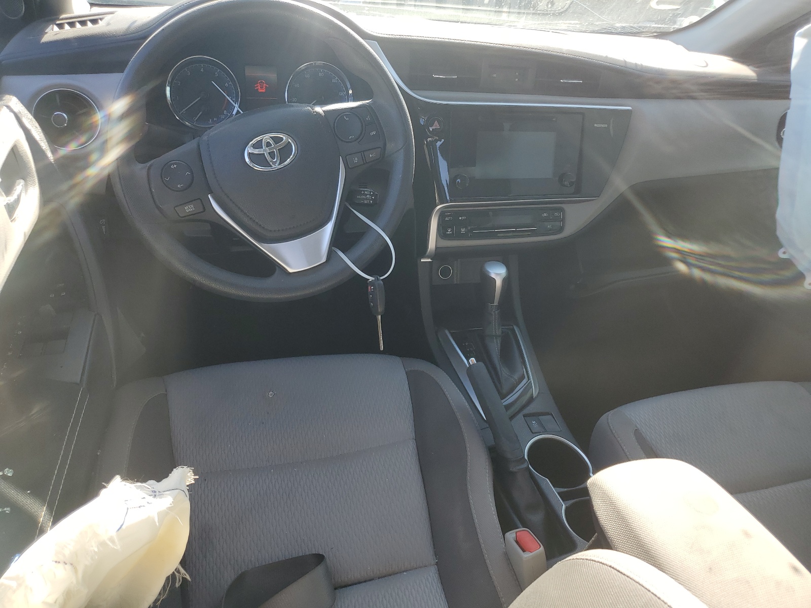 2017 Toyota Corolla L vin: 5YFBURHEXHP729528