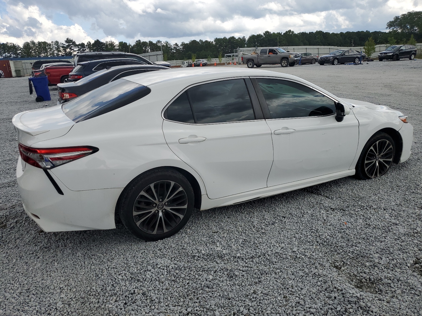 2018 Toyota Camry L vin: 4T1B11HK8JU519238