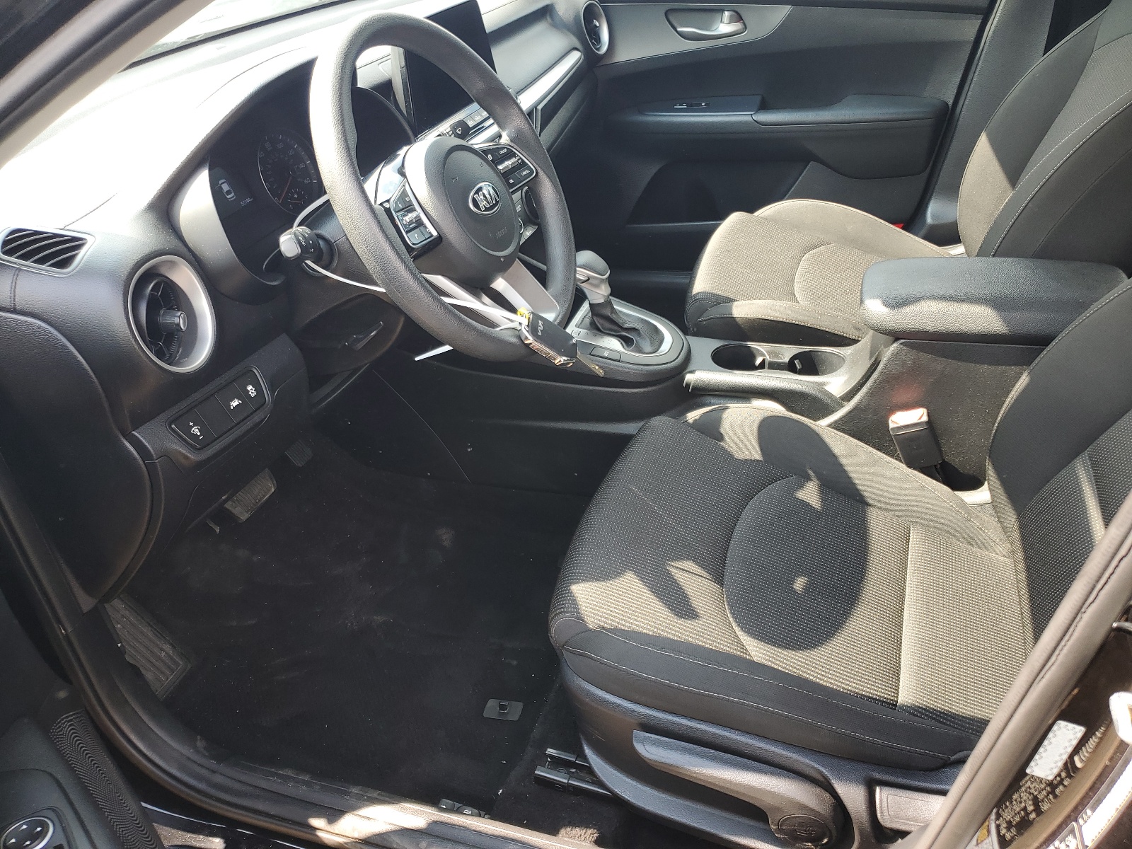 3KPF24ADXME274137 2021 Kia Forte Fe