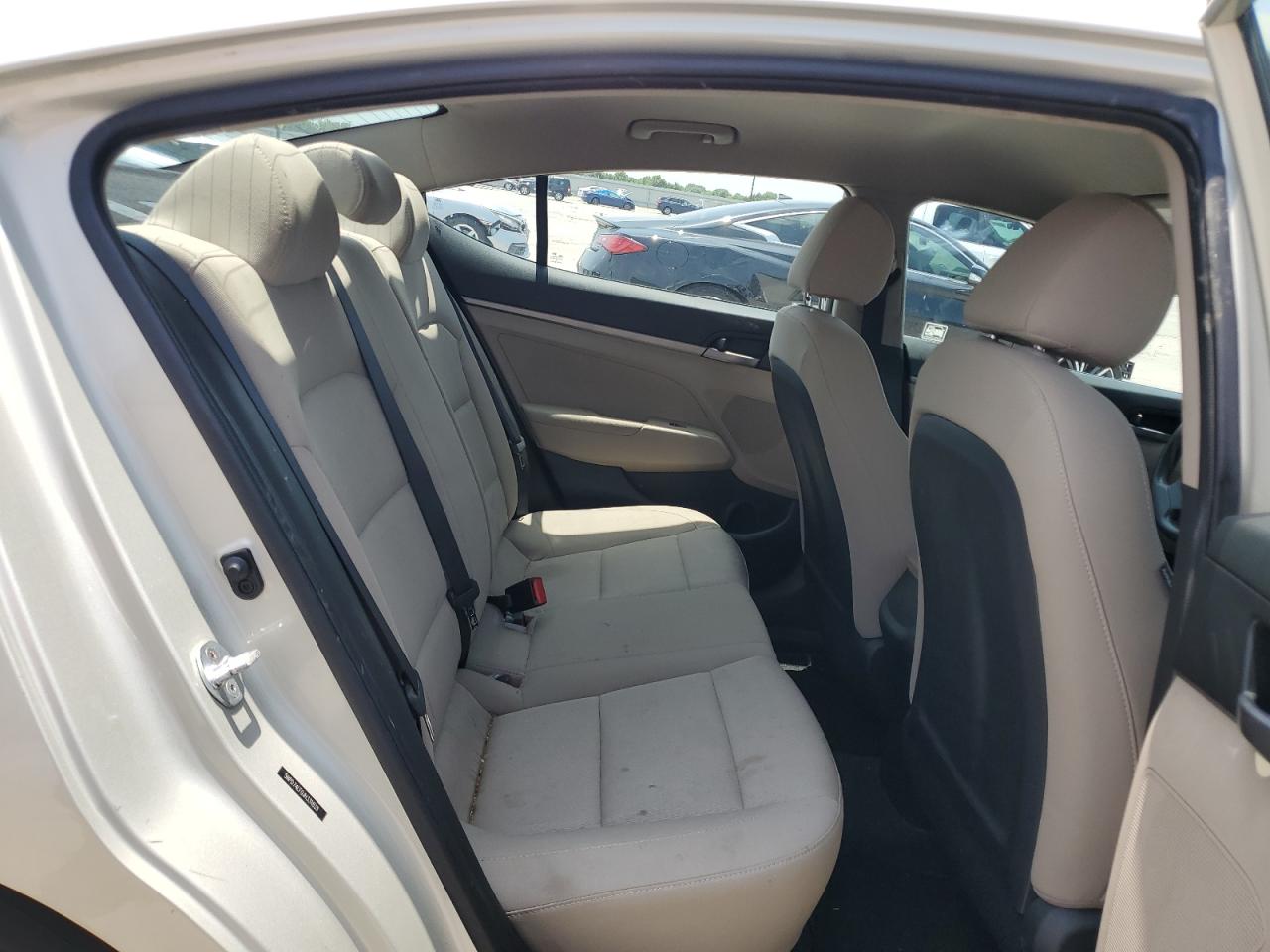 2018 Hyundai Elantra - Image 10