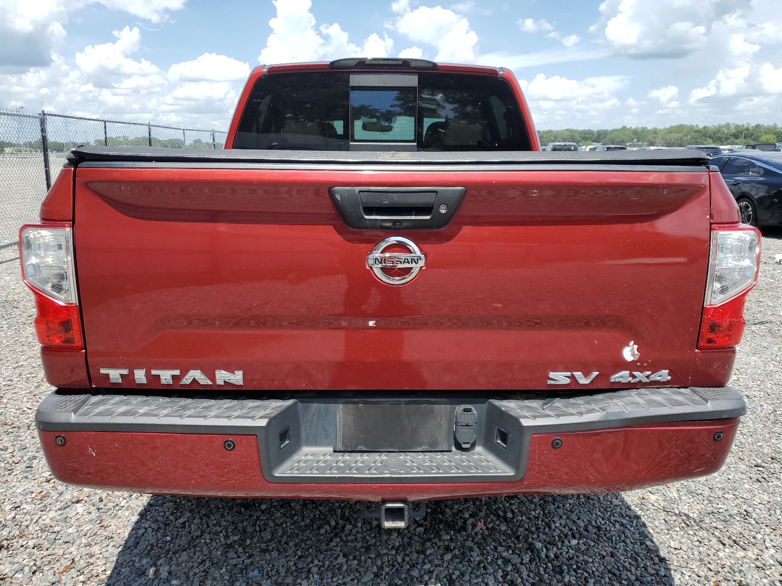 1N6AA1E56HN512871 2017 Nissan Titan Sv