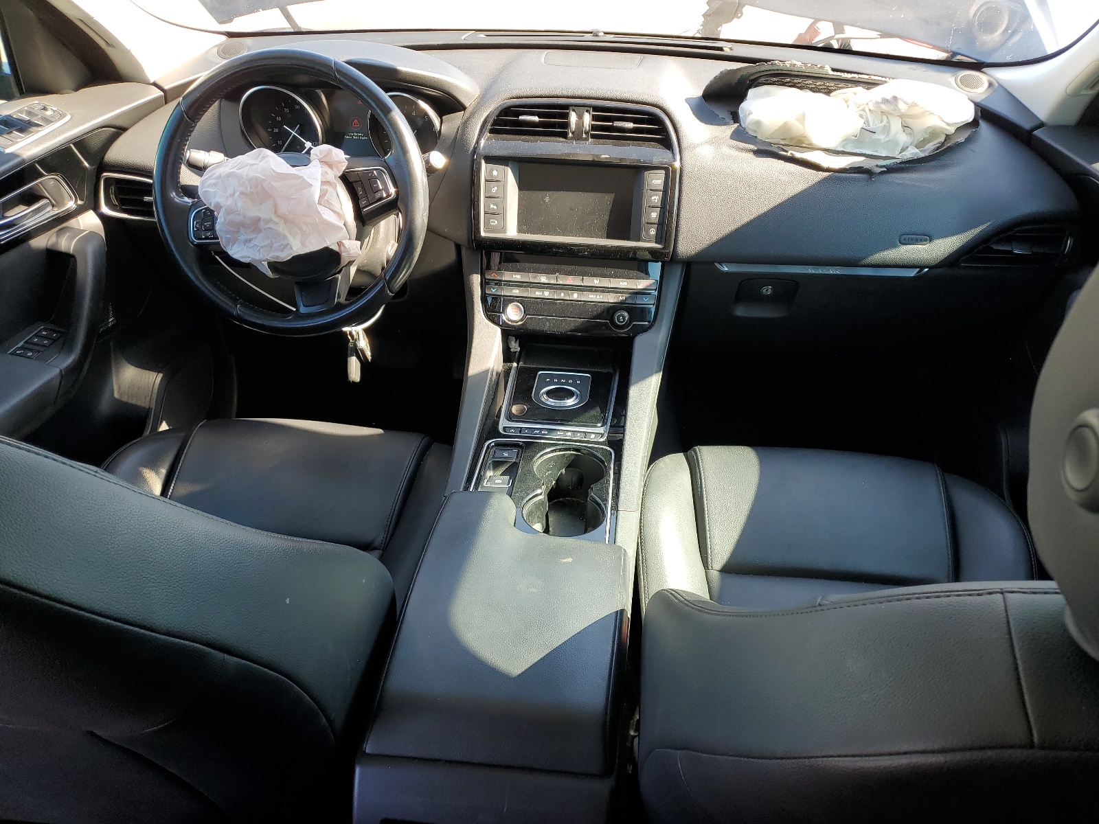 SADCJ2BV9HA057533 2017 Jaguar F-Pace Premium