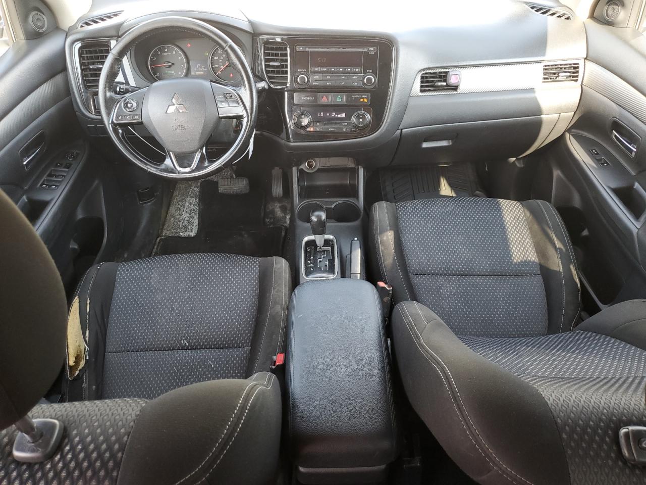 JA4AD2A31GZ022716 2016 Mitsubishi Outlander Es