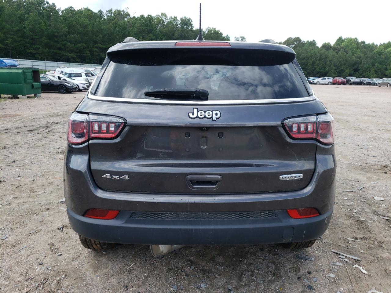 3C4NJDBB2JT423031 2018 Jeep Compass Latitude