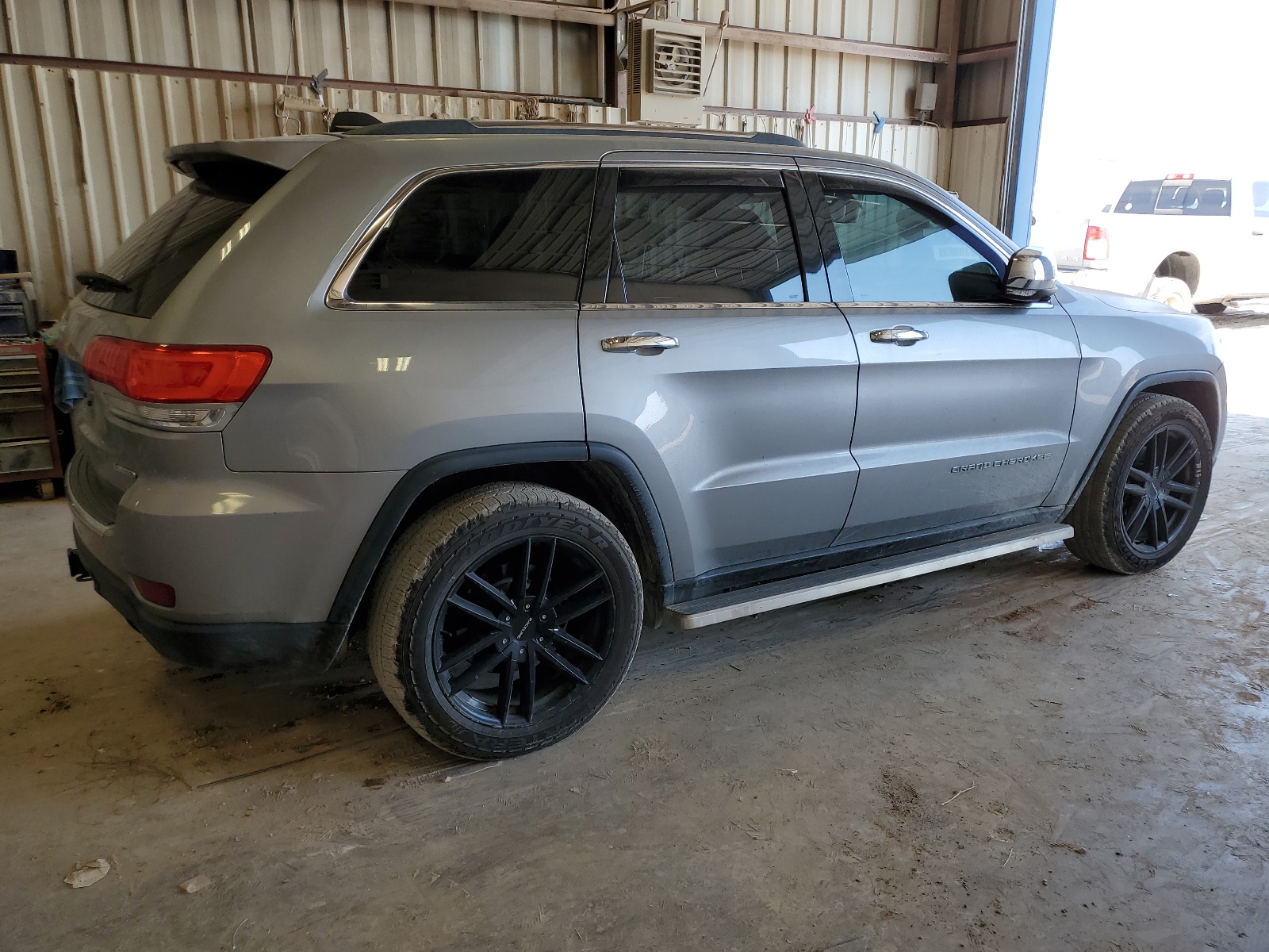 2015 Jeep Grand Cherokee Limited vin: 1C4RJEBG8FC669233