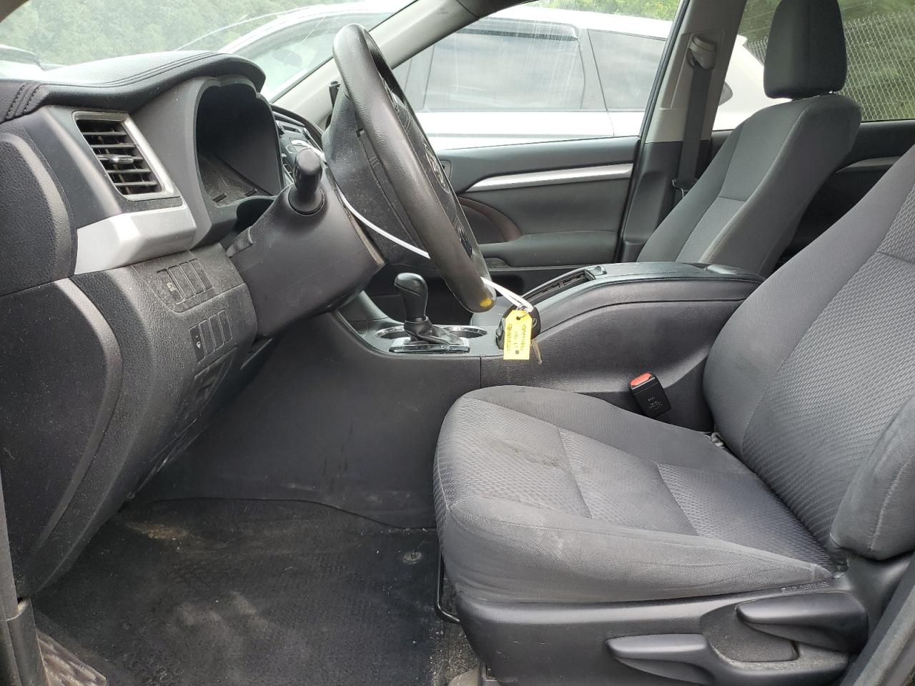 2017 Toyota Highlander Le VIN: 5TDBZRFH1HS477660 Lot: 64821954