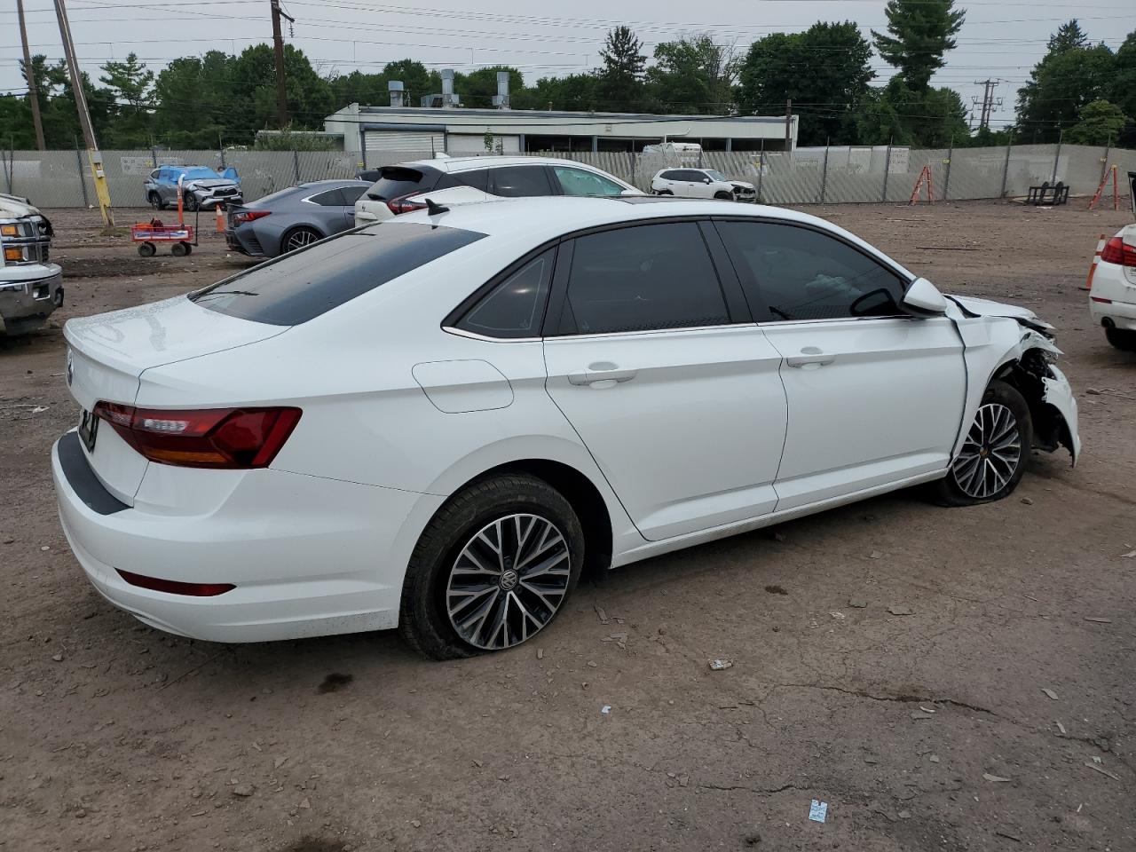 2019 Volkswagen Jetta - Image 3