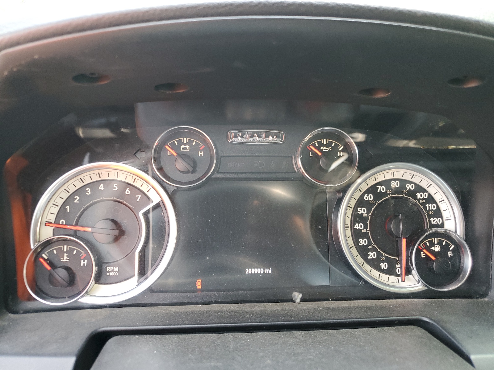 1C6RR7MT4HS539688 2017 Ram 1500 Sport