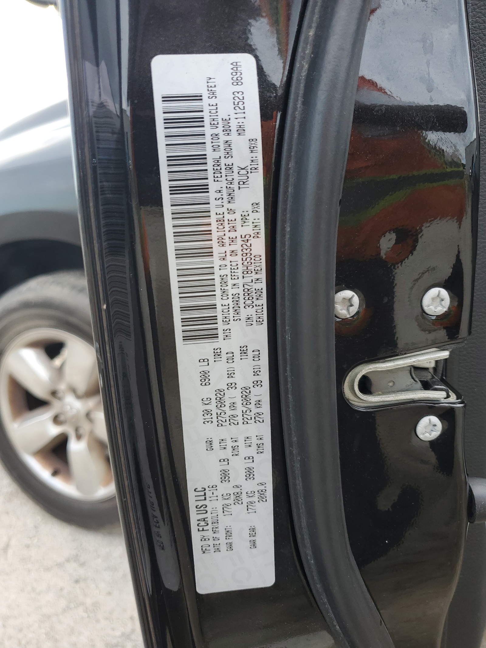 3C6RR7LT8HG593245 2017 Ram 1500 Slt