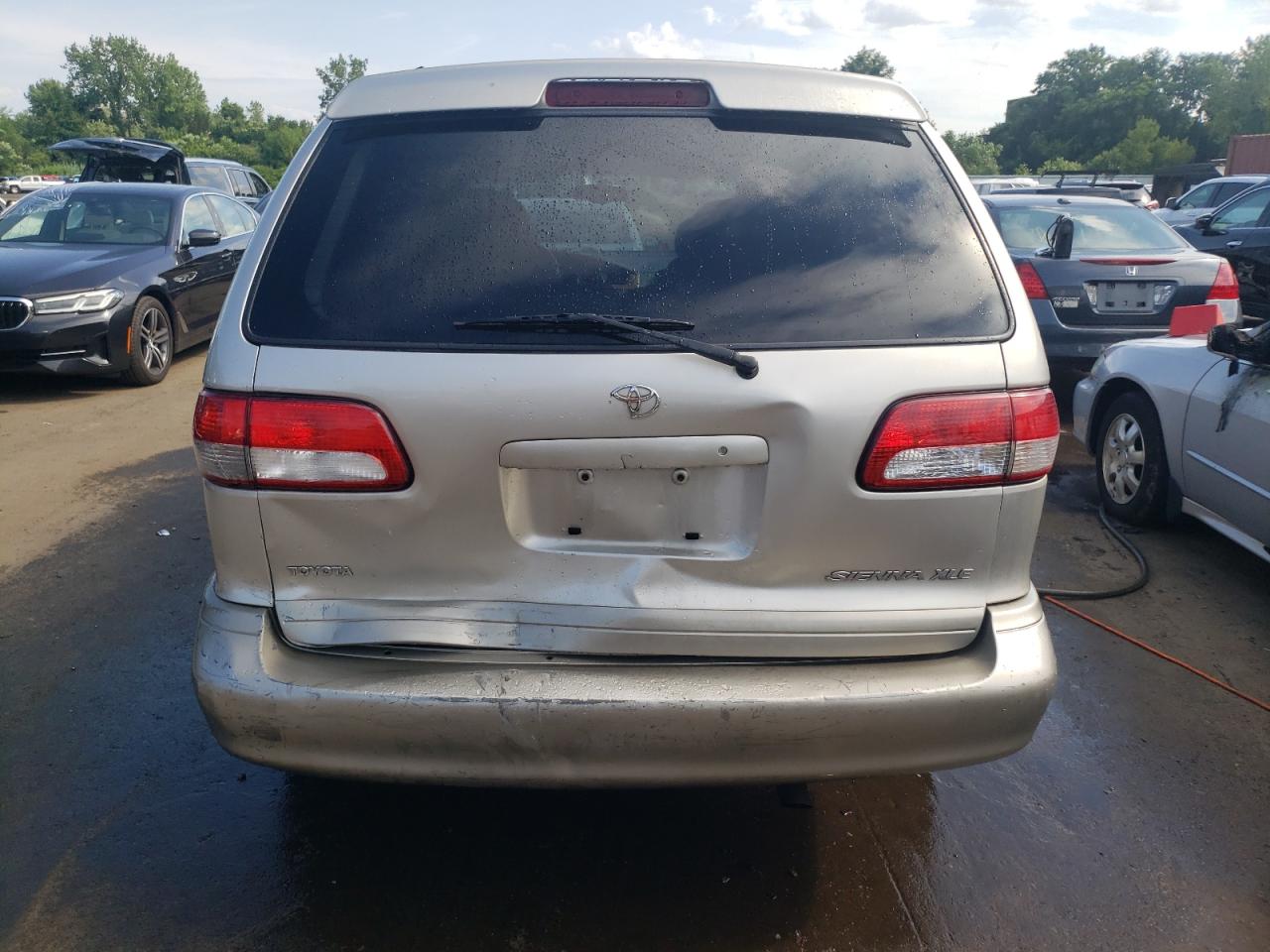 2002 Toyota Sienna Le VIN: 4T3ZF13C62U455533 Lot: 62895684