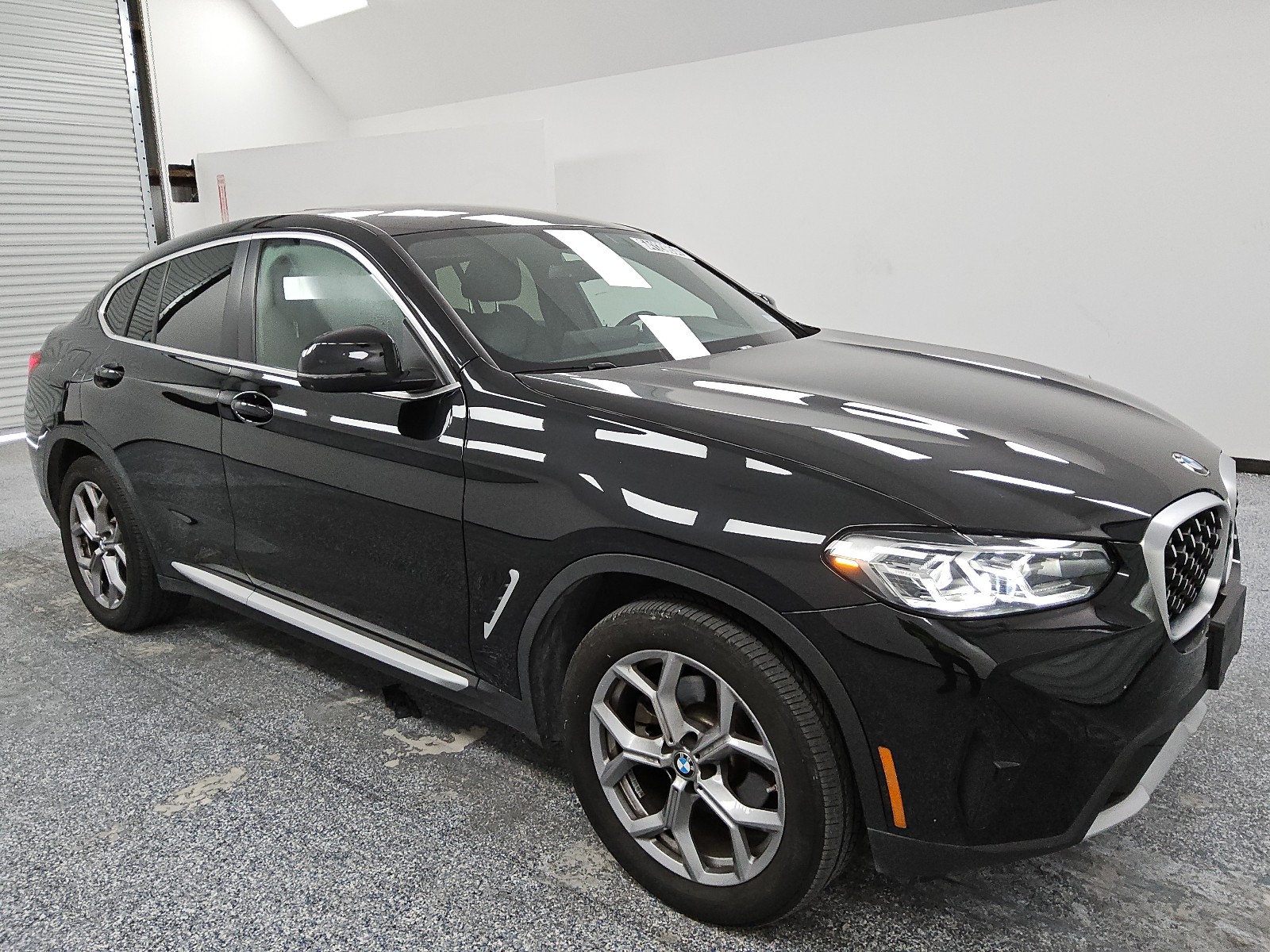 2024 BMW X4 xDrive30I vin: 5UX33DT07R9T47145