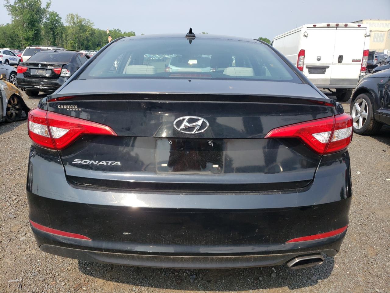 2015 Hyundai Sonata Se VIN: 5NPE24AF2FH241905 Lot: 61900114