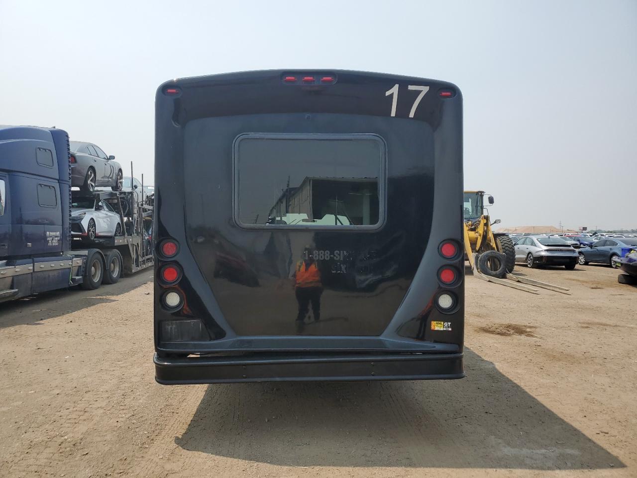 2019 Ford Econoline E350 Super Duty Cutaway Van VIN: 1FDEE3F62KDC13303 Lot: 66616434