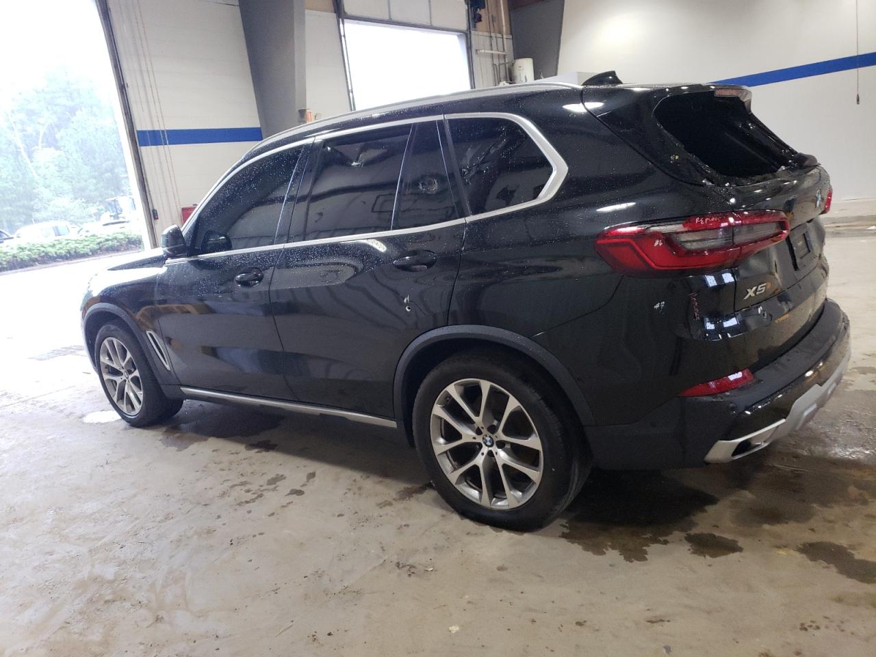 5UXCR6C56KLL52612 2019 BMW X5 - Image 2