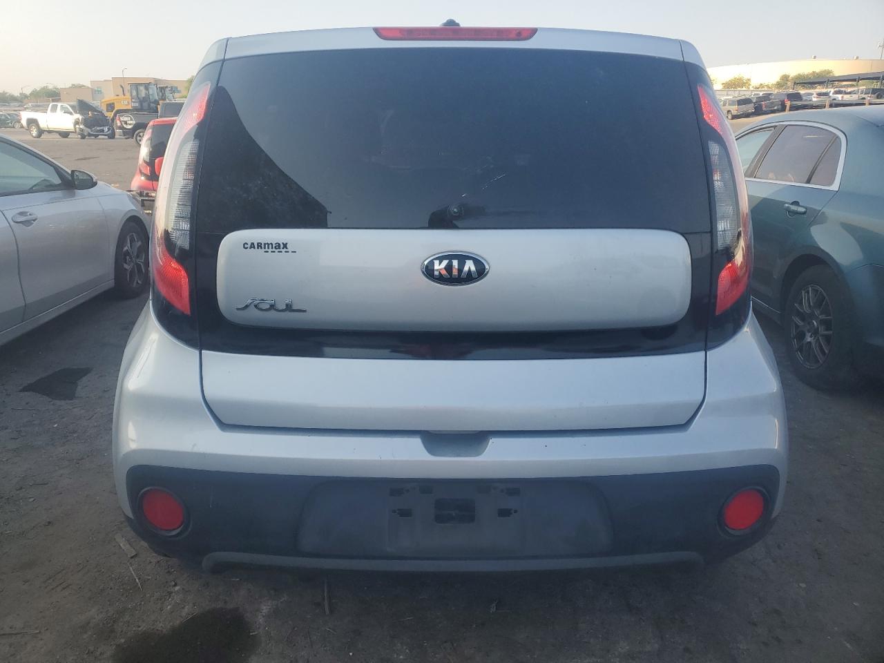 KNDJN2A22J7543294 2018 Kia Soul