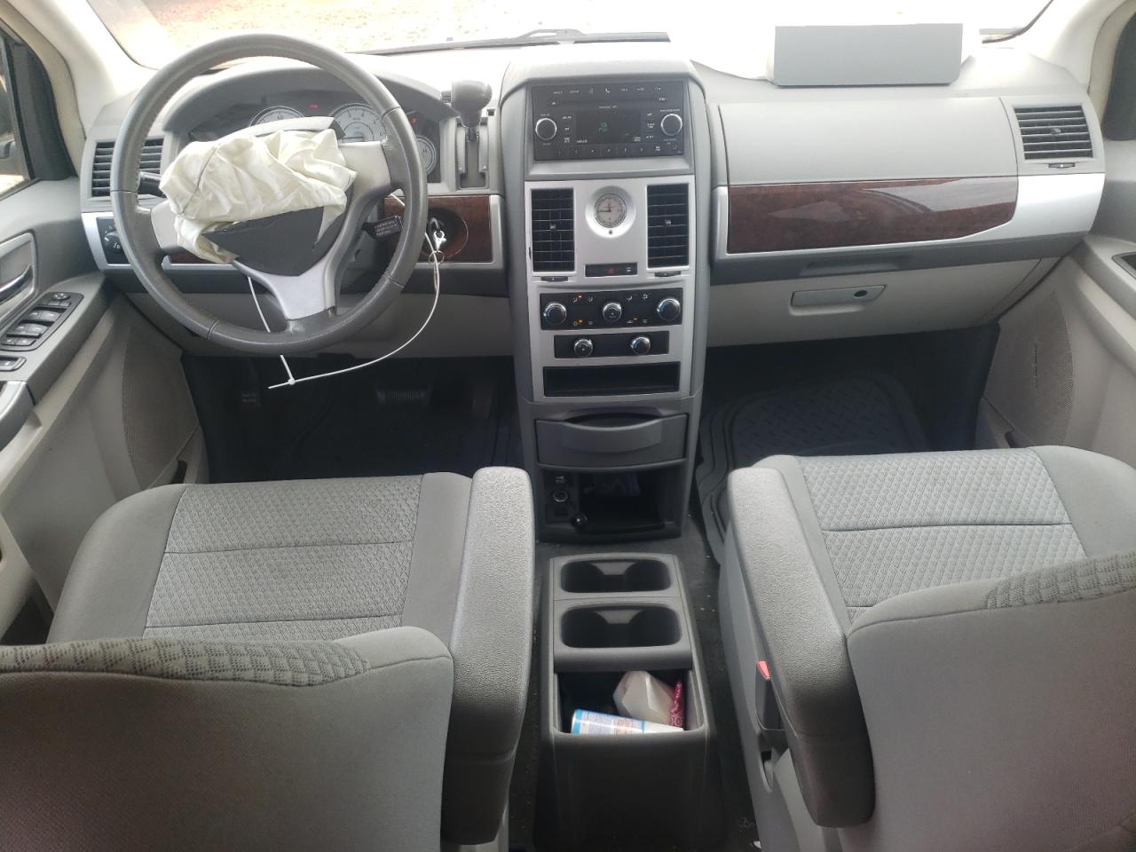 2010 Chrysler Town & Country Touring VIN: 2A4RR5D18AR235261 Lot: 61276974