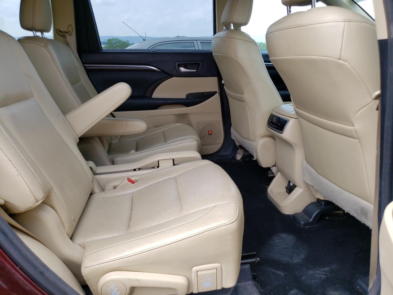 2015 Toyota Highlander Limited VIN: 5TDDKRFH9FS211572 Lot: 64589184