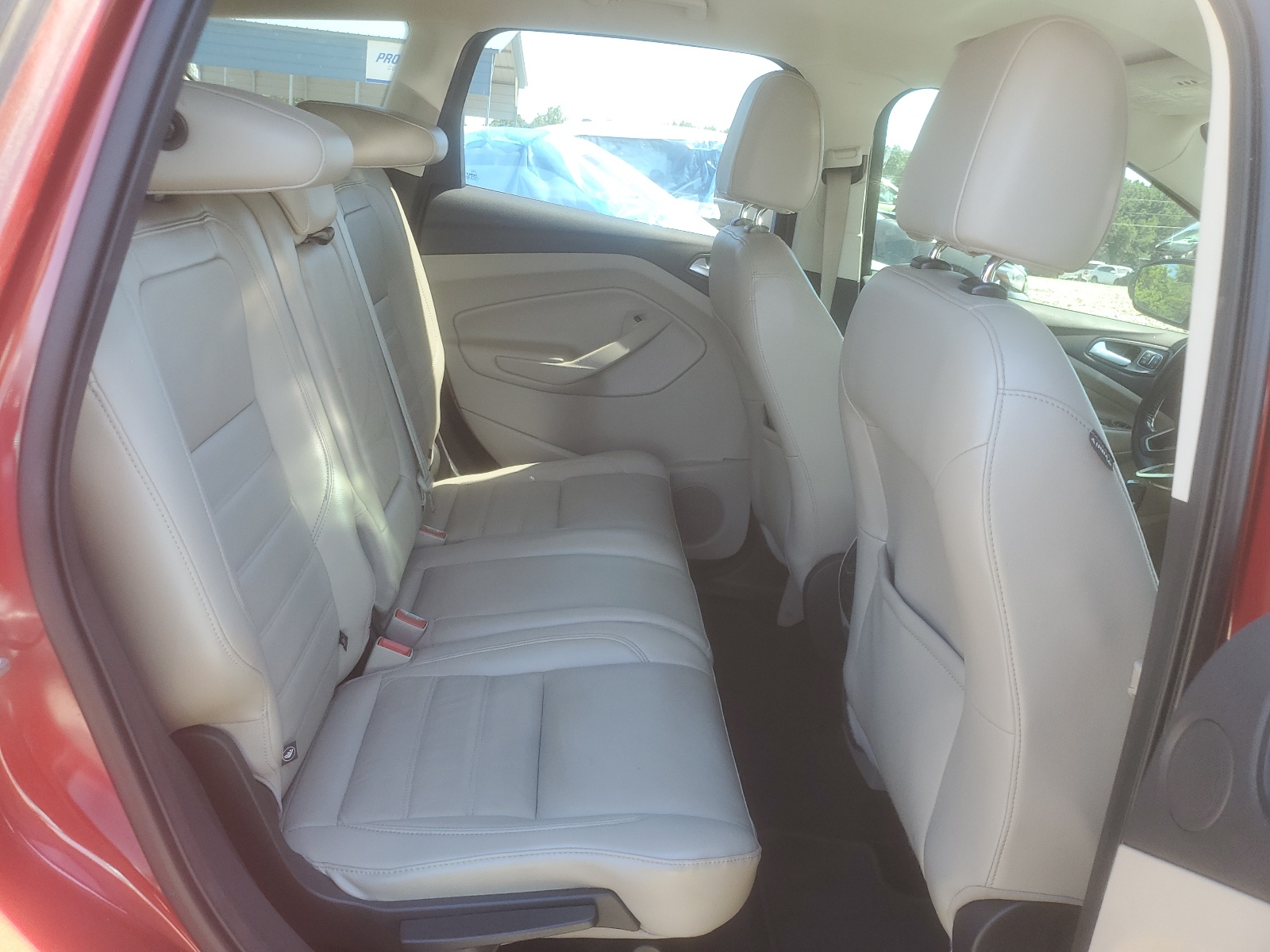 1FMCU0J96HUE43428 2017 Ford Escape Titanium