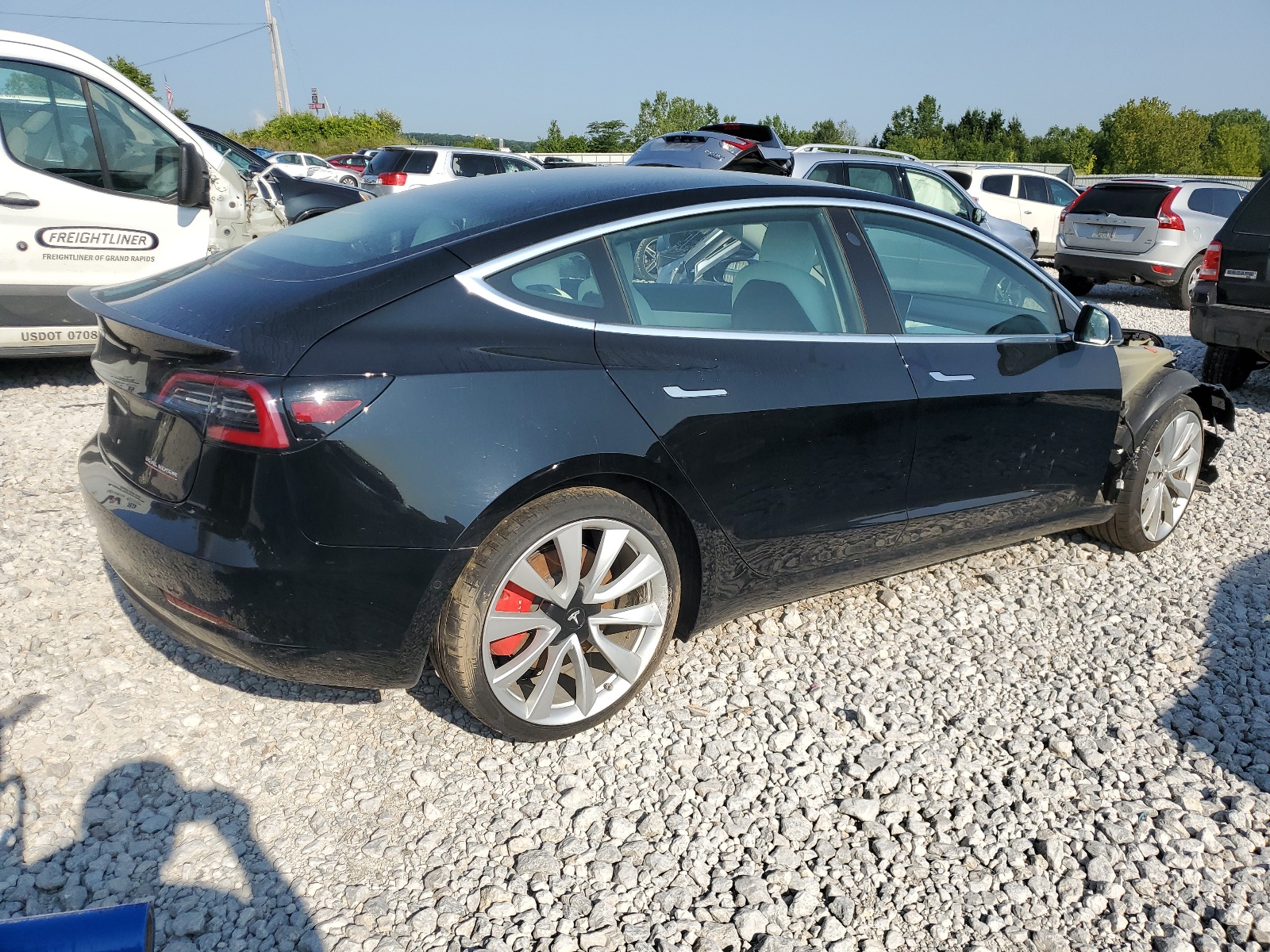 2018 Tesla Model 3 vin: 5YJ3E1EB4JF081859