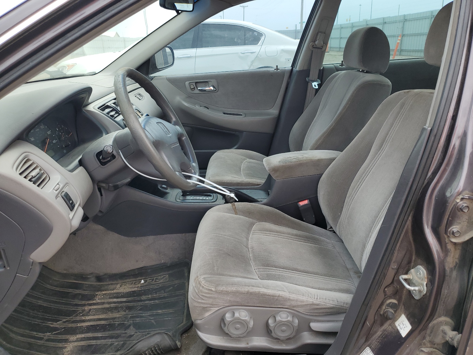 1HGCG6652XA059054 1999 Honda Accord Lx