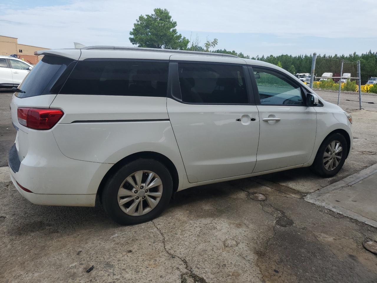 2015 Kia Sedona Lx VIN: KNDMB5C18F6061762 Lot: 64064974