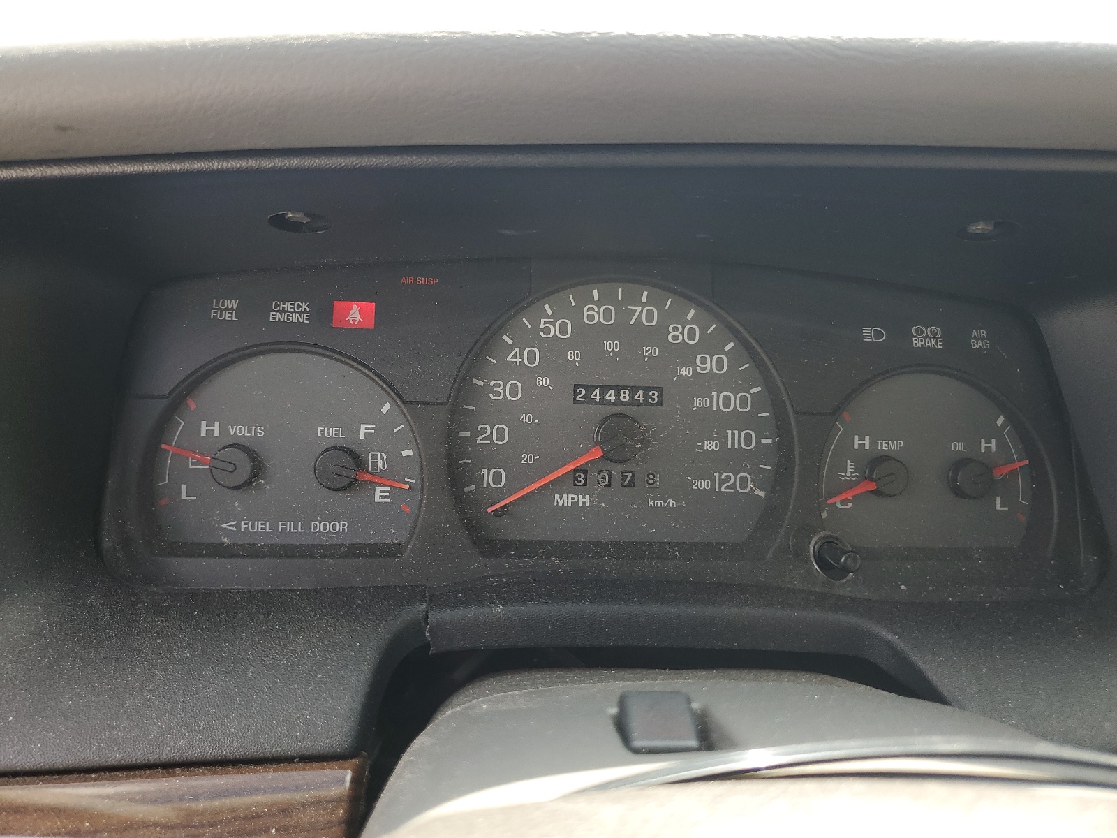 2FAFP74W75X140624 2005 Ford Crown Victoria Lx