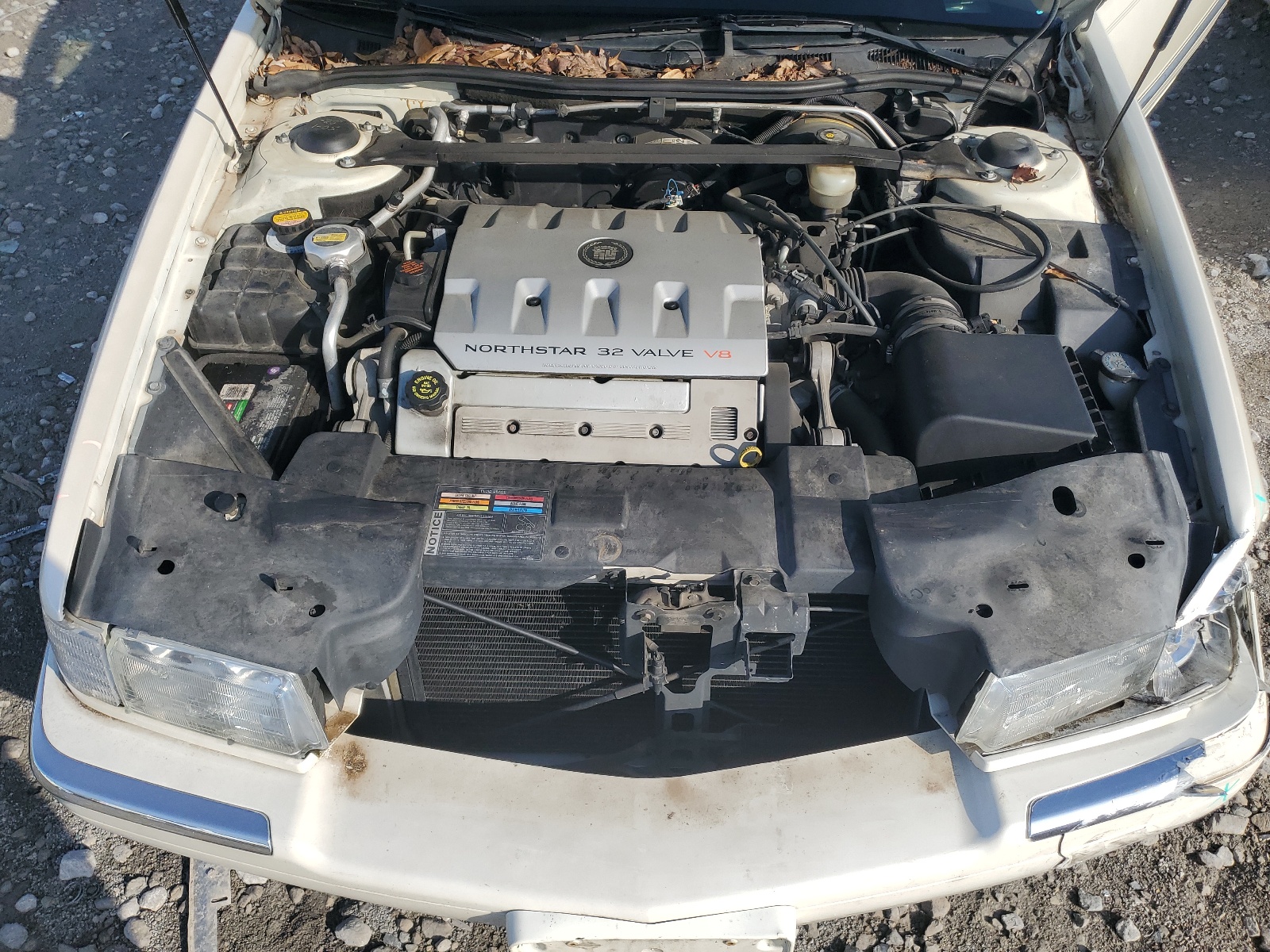 1G6EL12Y0YU133483 2000 Cadillac Eldorado Esc